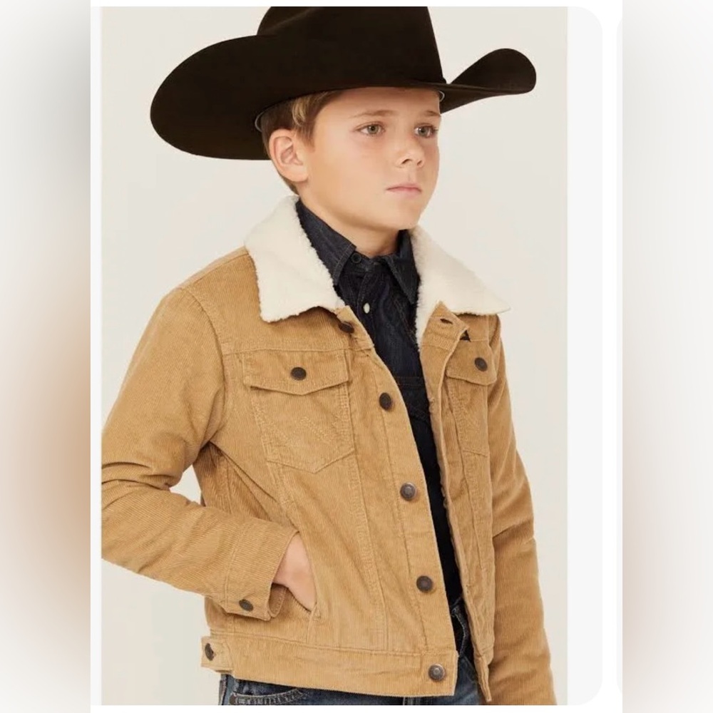 Button up, spread colored, Sherpa lined corduroy jacket! Kids Medium